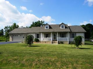 56 Lakyn Dr, Crossville, TN 38571-2214