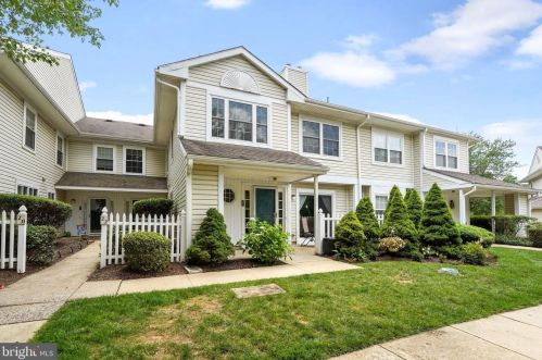 21 Ashley Ct, Glen Mills, PA 19342-2007