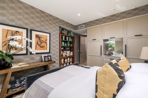 12 Tidal Surf, Newport Beach CA  92657-1905 exterior