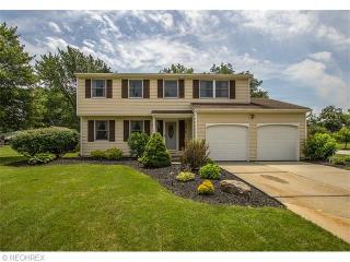 22293 Lorraine Dr, Cleveland OH  44149-1048 exterior