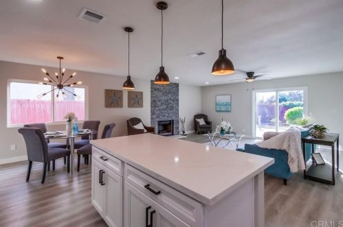 5049 Tyler St, Oceanside CA  92057-4433 exterior