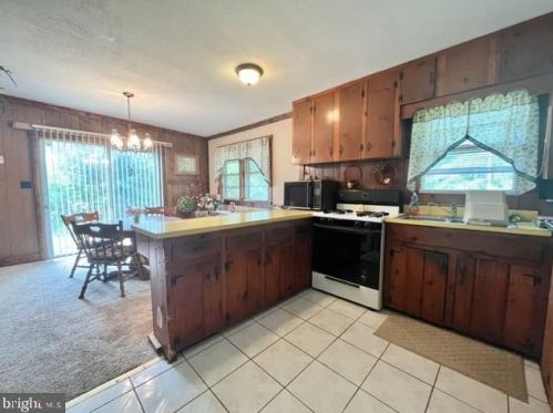 319 Lake Dr, Richmond National Battlefiel VA  22835-2752 exterior