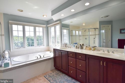116 Osborne Cir, Kennett Sq PA  19348-1910 exterior