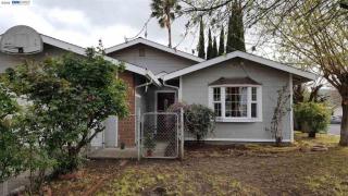 2 Arlington Dr, West Pittsburg, CA 94565-4715