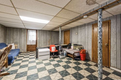 54 Ellison Ave, Westbury NY  11590-4213 exterior