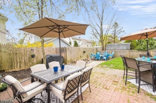 56 Fairchild Ave, Greystone Park, NJ 07950-1729