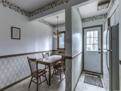 20 Marshall Ave, Floral Park NY  11001-3201 exterior