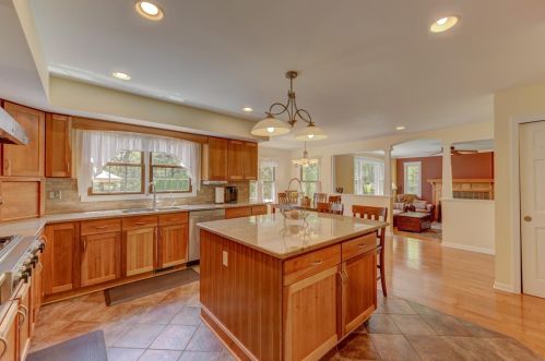 8601 Fair Oaks Ln, Dyer IN  46373-9395 exterior