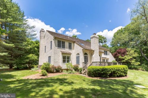 131 Knoxlyn Farm Dr, Kennett Sq PA  19348-2700 exterior