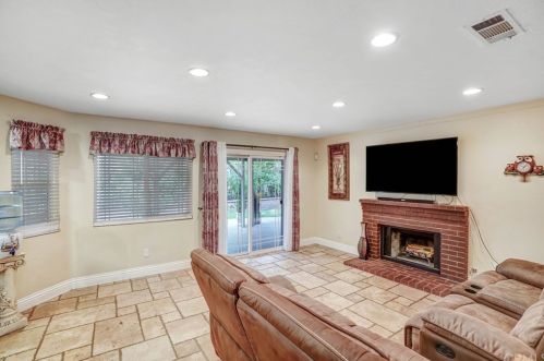 1104 Teakwood Ave, Rialto CA  92376-8754 exterior