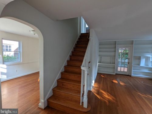 4523 Q St, Washington, DC 20007-2537