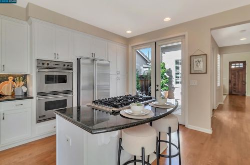 24 Old Town Ln, Danville, CA 94526-2575