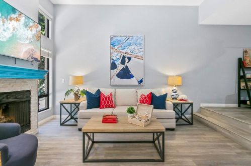 1155 Pacific Beach Dr, San Diego CA  92109-5149 exterior