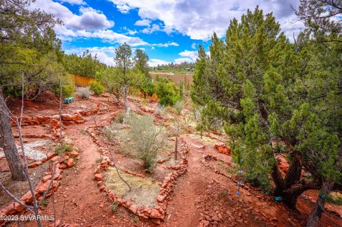 105 Castle Rock Trl, Sedona AZ 86336-6820 exterior