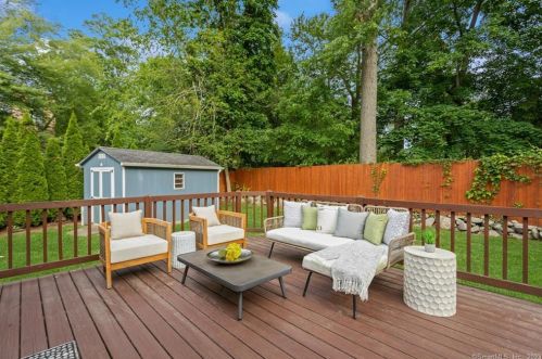 23 Brighton Pl, Stamford CT  06902-2501 exterior