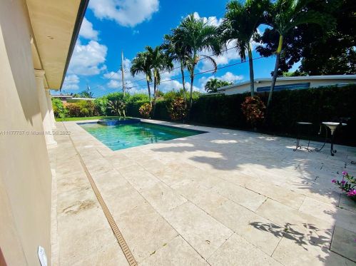 5750 112 Ter, Hialeah FL  33012-2573 exterior