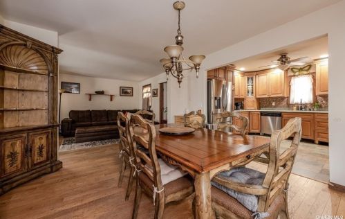 50 Totten Pl, Babylon NY  11702-2810 exterior