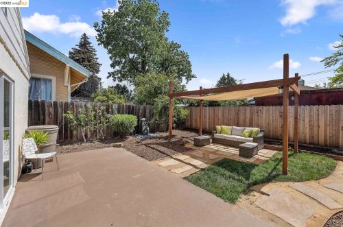 2350 109, Oakland CA  94603-4115 exterior