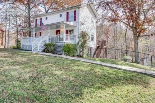4058 Sams Creek Rd, Pegram, TN 37143-2038