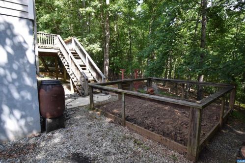 34 Woodlawn Dr, Bybee VA  22963-2732 exterior