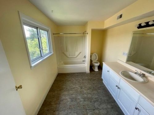 2113 Orchard St, Whitaker PA  15120-2603 exterior