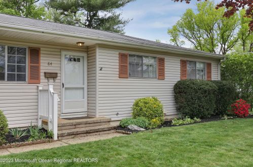 84 Braeton Way, East Freehold, NJ 07728-2802