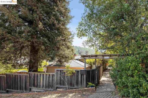 4282 Knoll Ave, Oakland, CA 94619-3025