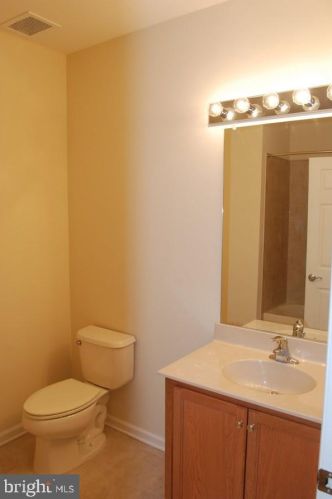 1325 Sierra Dr, Trenton NJ  08619-2069 exterior