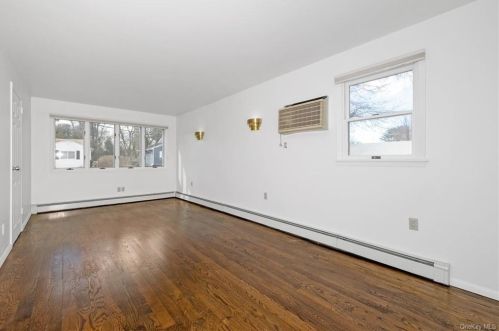 7 Alden Pl, Hartsdale NY  10530-2916 exterior