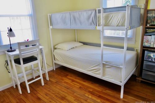 365 Sylvan Knl Rd, Stamford CT  06902-5348 exterior