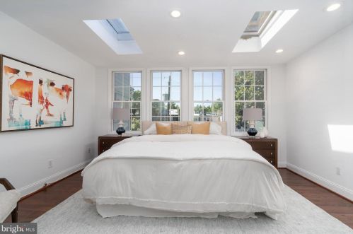 3618 T St, Washington, DC 20007-2246