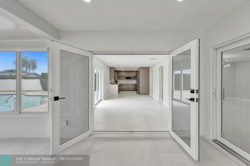 3850 36th Ave, Hollywood FL  33021-1900 exterior