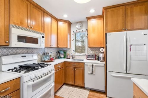 7 Glenwood Rd, Fanwood NJ  07023-1424 exterior