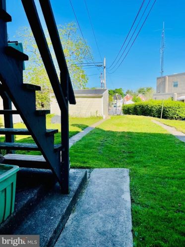 323 4th St, Rudytown, PA 17070-2120