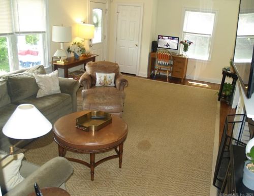 25 Donnelly Dr, Ridgefield CT  06877-5610 exterior
