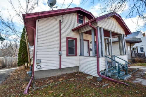 2217 Washington Ave, Madison, WI 53704-5209