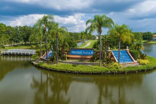 19018 Fishermans Bend Dr, Lutz FL  33558-9753 exterior