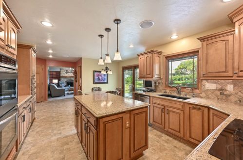 13300 Wilbur Dr, Waukesha, WI 53151-5352