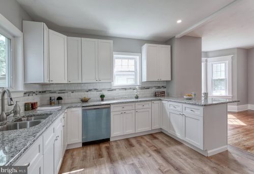 437 Maple Ave, Camden NJ  08106-2054 exterior