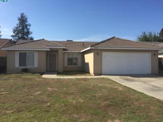 2717 Thomas St, Visalia, CA 93292-7634