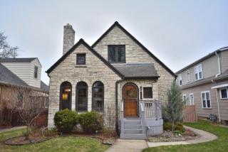7824 Lorraine Pl, Milwaukee WI  53222-4935 exterior
