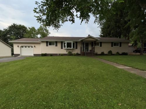 808 Fairmont Ave, New Castle PA  16105-2374 exterior