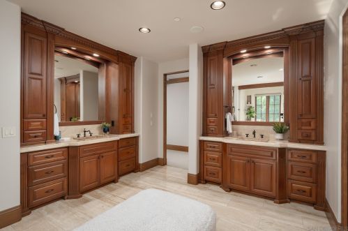 8411 Run Of The Knolls Ct, San Diego CA  92127 exterior