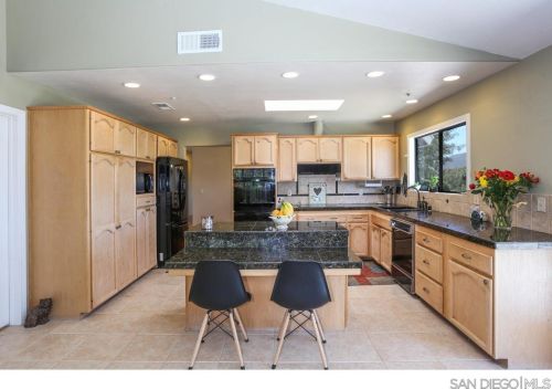 1529 Montecito Vis, Alpine CA  91901-2317 exterior