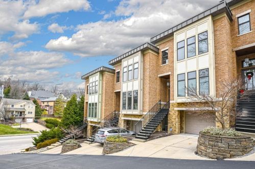 752 Delta Ave, Cincinnati, OH 45226-1984
