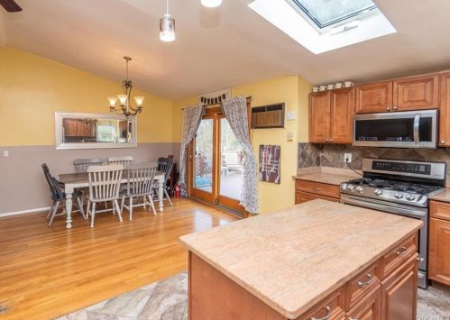 3 Capital Dr, Washingtonville NY  10992-1384 exterior