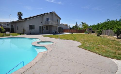 1697 Blush St, Manteca CA  95336-9238 exterior