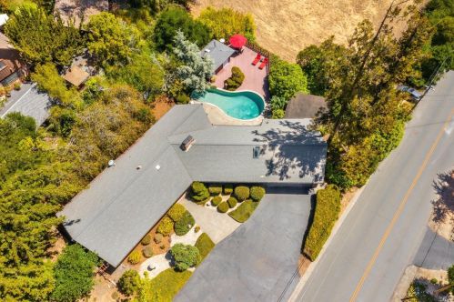 7190 Fircrest Ave, Sebastopol CA  95472-4430 exterior