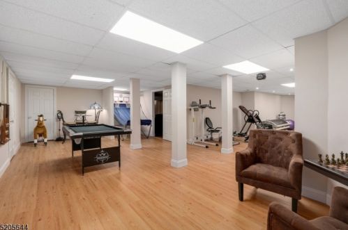 409 Beverwyck Rd, Parsippany NJ  07054-1537 exterior