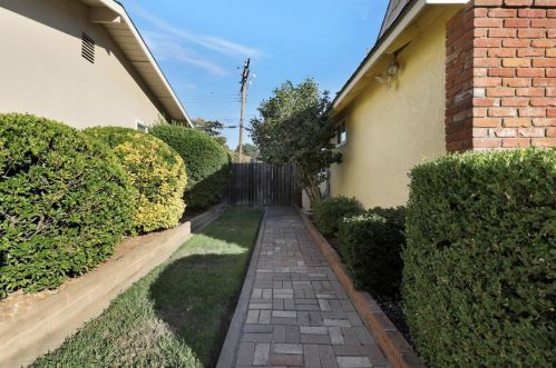 6024 Brooktree Dr, Citrus Heights CA  95621-5502 exterior